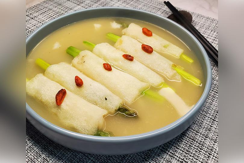 「名廚Denice Wai 廚房」簡易快煮 - 杞子魚湯竹笙龍脷柳卷
