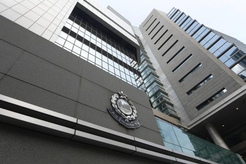 警方施放催淚煙為製造安全距離 警方施放催淚煙為製造安全距離