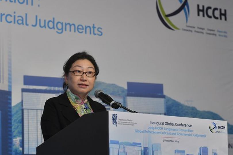 開幕致辭: 鄭若驊在「2019海牙公約:環球執行民商事判決」研討會致辭。 開幕致辭: 鄭若驊在「2019海牙公約:環球執行民商事判決」研討會致辭。