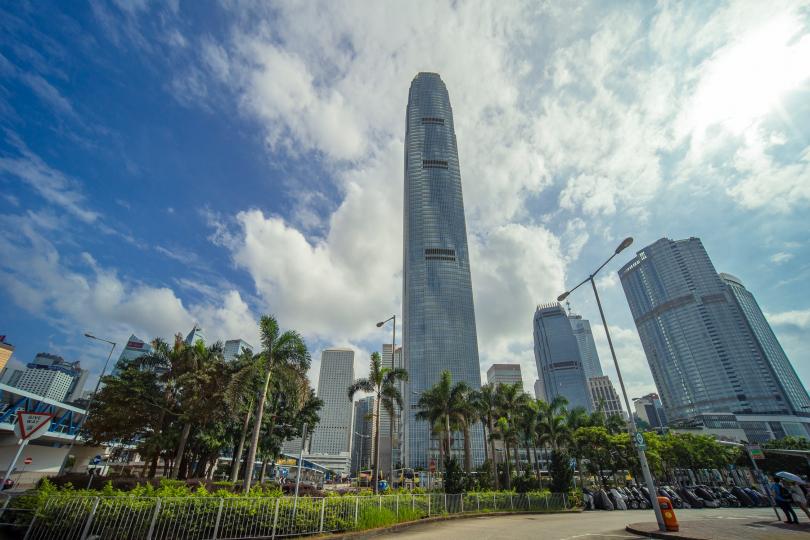 【港聞焦點】港鐵「重傷」 觀塘站滿燒焦味 | 星島日報