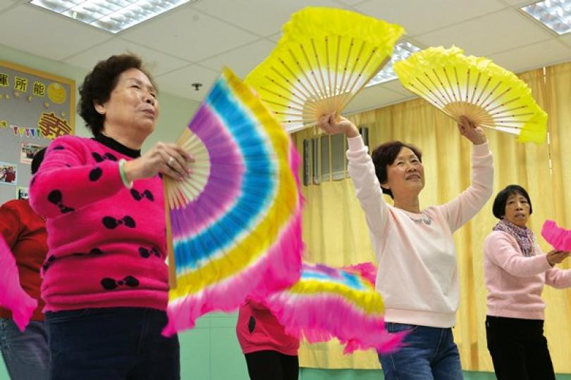 加強社區照顧 體現居家養老 加強社區照顧 體現居家養老