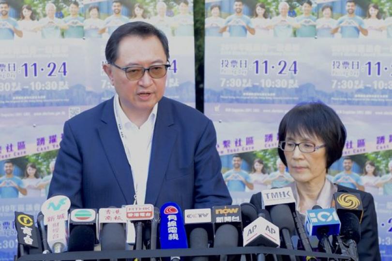 馮驊籲選民投票時遵守秩序 馮驊籲選民投票時遵守秩序