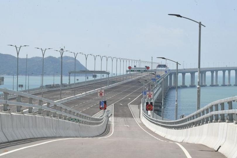 大橋東人工島安檢站屬臨時安排