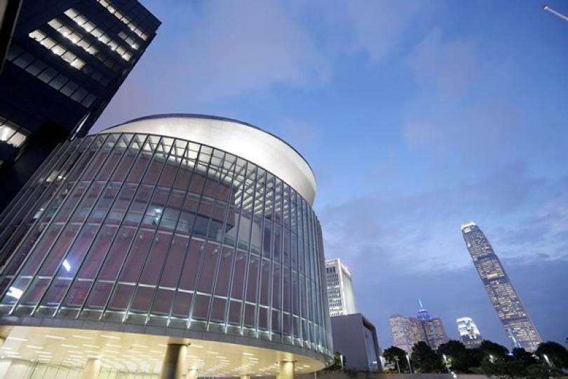 政府回應立會議員酒吧與人聚會 政府回應立會議員酒吧與人聚會