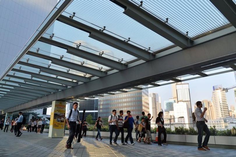 公共服務恢復 首階段暢順 公共服務恢復 首階段暢順