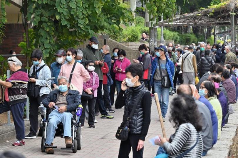 政府提前向書面登記人士發放現金