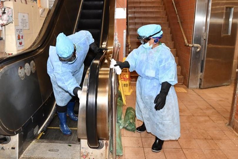 食環署持續加強街市清潔消毒 食環署持續加強街市清潔消毒