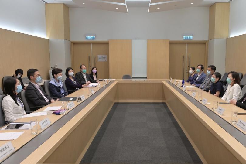 中小學學生新學年暫留家學習 中小學學生新學年暫留家學習