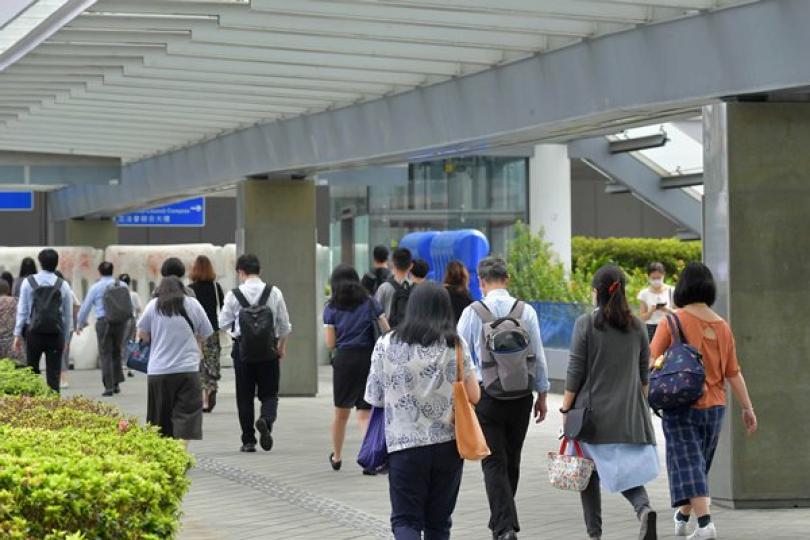 要求公務員簽效忠聲明無礙溝通