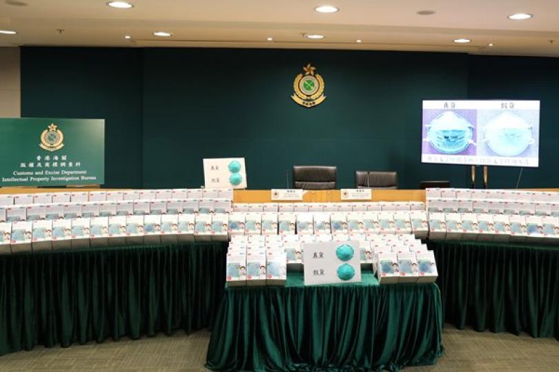 海關檢十萬冒牌口罩拘一人 海關檢十萬冒牌口罩拘一人