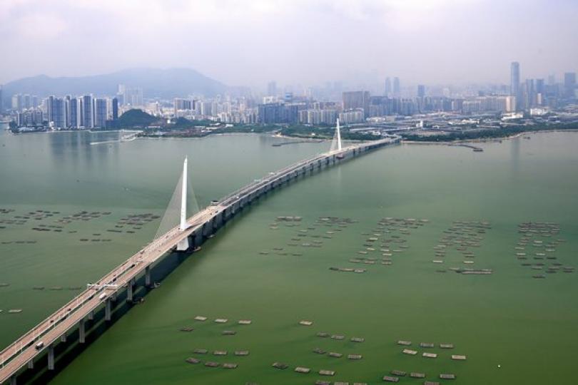 深圳灣管制站設24小時貨物清關