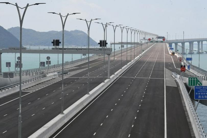 跨境私家車續享免手續用港珠澳橋