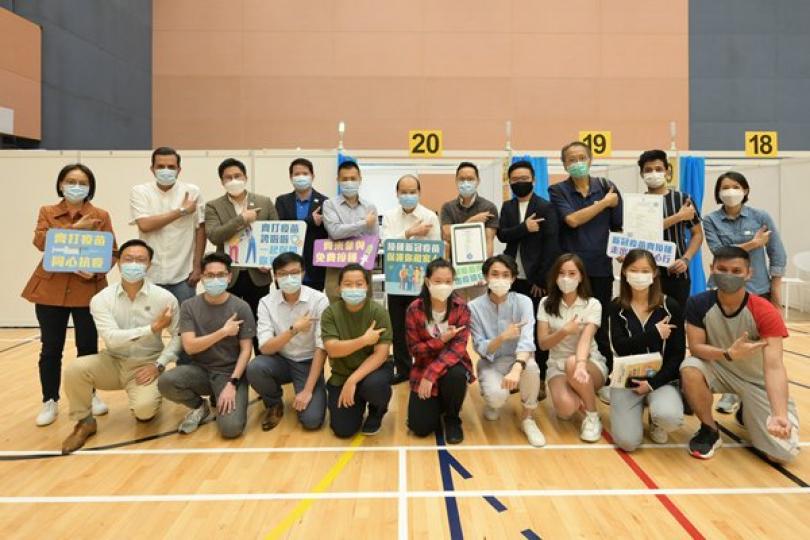 張建宗鼓勵青年接種疫苗 張建宗鼓勵青年接種疫苗