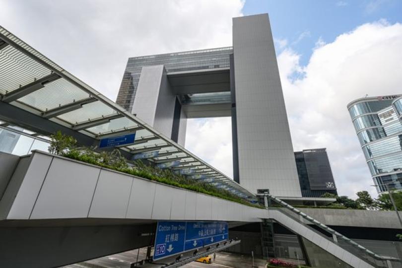 李家超：違限聚令官員已汲取教訓