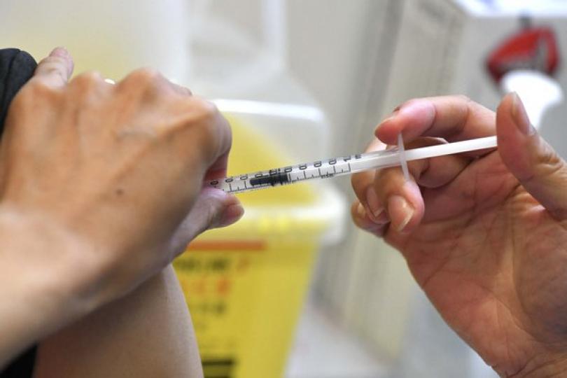 六成合資格人士接種最少一劑疫苗