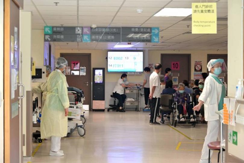 陳肇始網誌談施政報告醫療政策