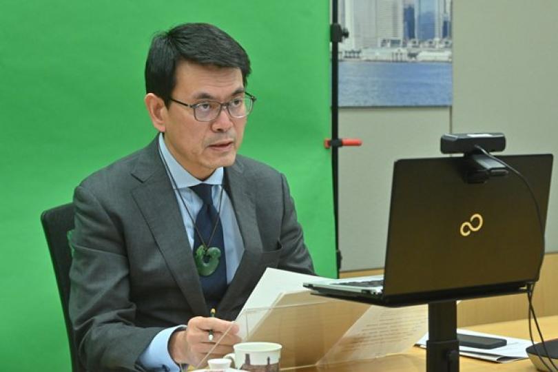 邱騰華參與討論疫後經濟復蘇