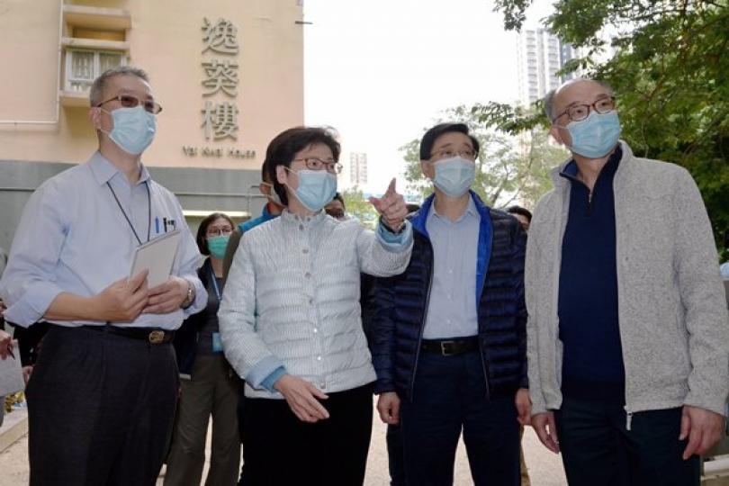 特首視察葵涌邨圍封強檢行動