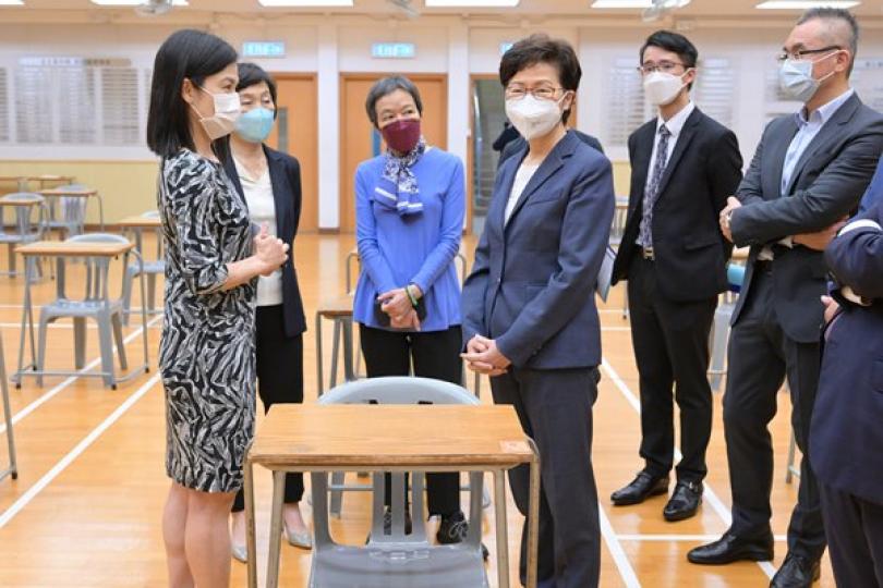 特首視察文憑試考場防疫安排