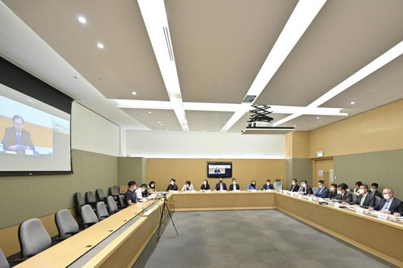 檢視工作: 支持香港全面參與和助力「一帶一路」建設聯席會議第五次會議以視像形式舉行。 檢視工作: 支持香港全面參與和助力「一帶一路」建設聯席會議第五次會議以視像形式舉行。