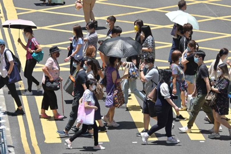 八千八人染疫 四歲童不治