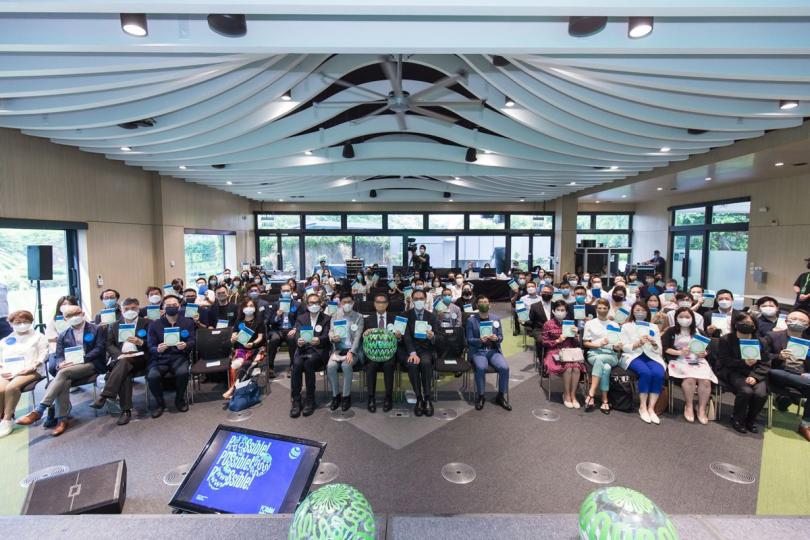 擴闊視野: 公共空間設計研討會邀請本地及國際專家分享案例和意見,探討如何以創新思維設計公共空間,逾350人在現場及線上參加。 擴闊視野: 公共空間設計研討會邀請本地及國際專家分享案例和意見,探討如何以創新思維設計公共空間,逾350人在現場及線上參加。