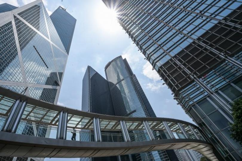 有信心每年招攬三萬五千名人才 有信心每年招攬三萬五千名人才