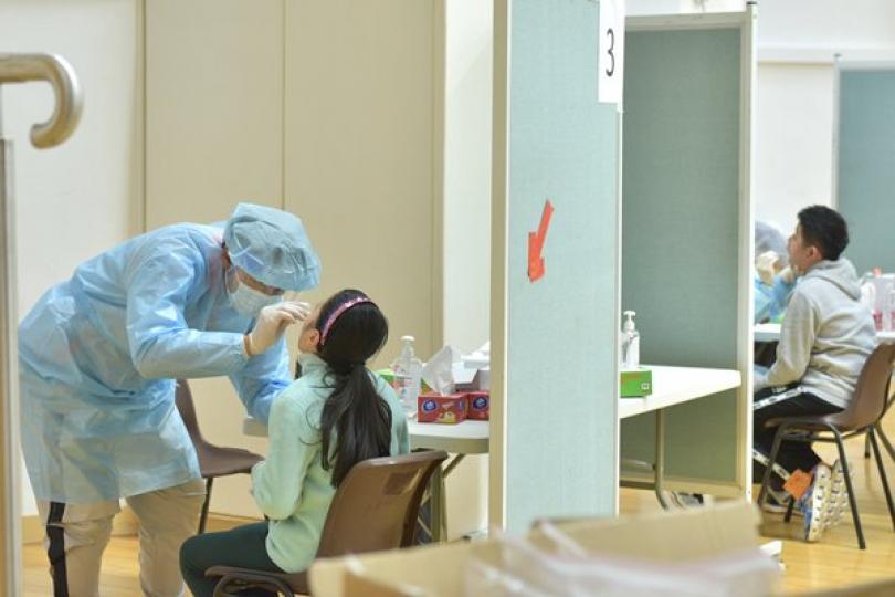 11月2日本港增逾四千二宗新冠本地個案 11月2日本港增逾四千二宗新冠本地個案