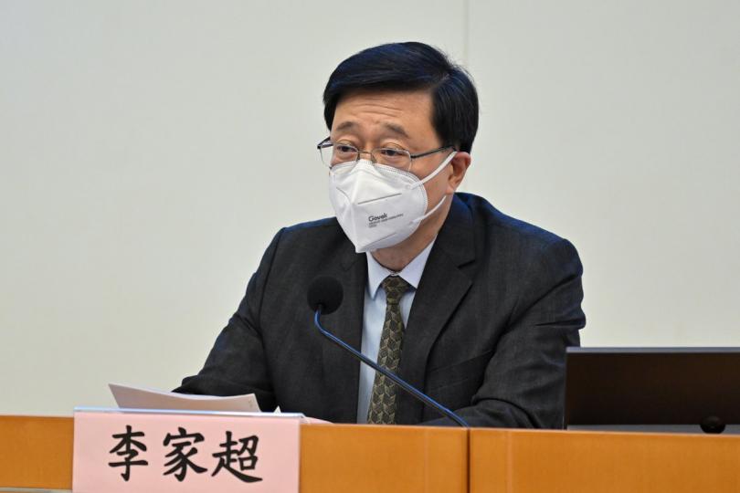 深入探討:  特區政府舉辦二十大精神分享會，由李家超主持。