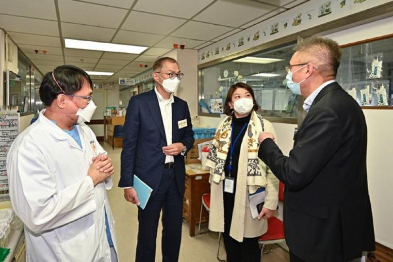 盧寵茂視察伊院運作 盧寵茂視察伊院運作