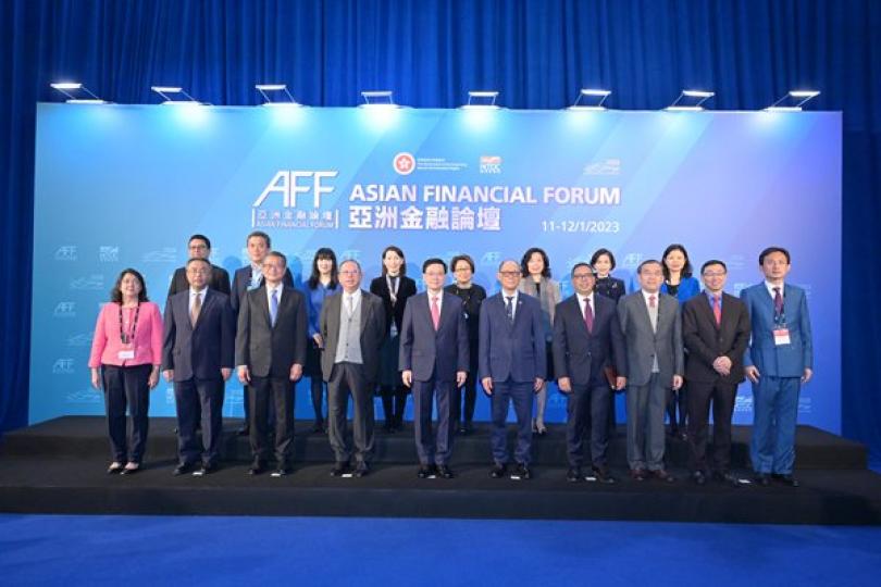 特首:積極提升國際金融中心實力 特首:積極提升國際金融中心實力