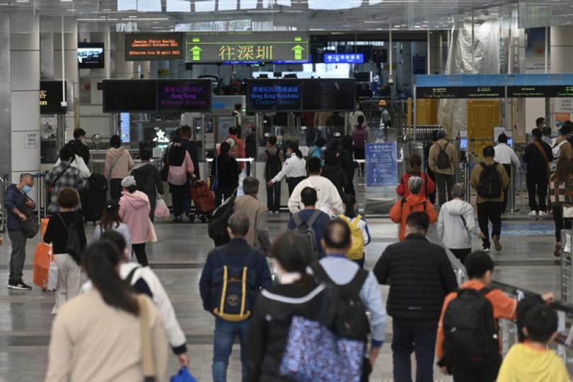 長假期間出入境人次料逾九百萬