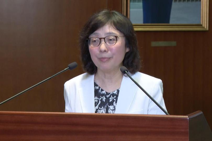 政府未曾放棄高球場用地建屋計劃 政府未曾放棄高球場用地建屋計劃