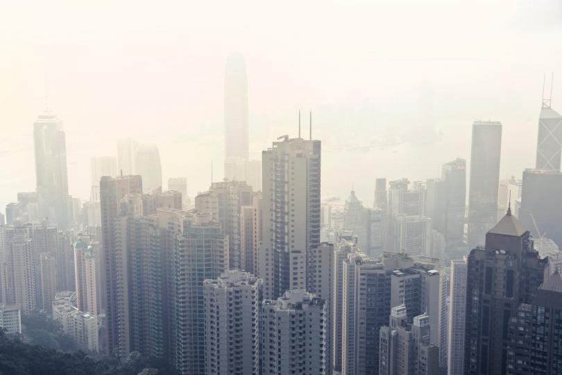 【港聞焦點】港鐵9日發現671宗逃票個案 | 回港證臨時專用櫃位今起啟用 | 旺角道再現危險外牆 國際大樓騎樓底現5裂縫 【港聞焦點】港鐵9日發現671宗逃票個案 | 回港證臨時專用櫃位今起啟用 | 旺角道再現危險外牆 國際大樓騎樓底現5裂縫