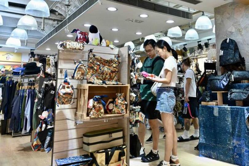 8月零售業銷貨值升13.7% 8月零售業銷貨值升13.7%