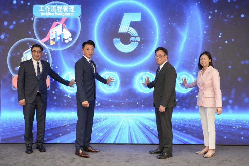 支援轉型: 丘應樺(右二)與嘉賓一同主持「中小企資援組︰科技+ 中小企採購博覽會2023」開幕禮。 支援轉型: 丘應樺(右二)與嘉賓一同主持「中小企資援組︰科技+ 中小企採購博覽會2023」開幕禮。