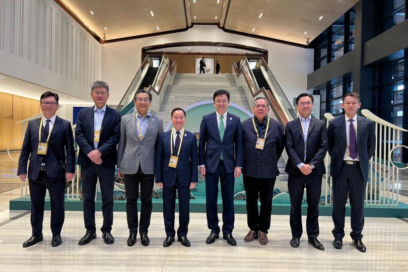 數字世界: 孫東(右四)出席2023年世界互聯網大會烏鎮峰會開幕式和全體會議。 數字世界: 孫東(右四)出席2023年世界互聯網大會烏鎮峰會開幕式和全體會議。