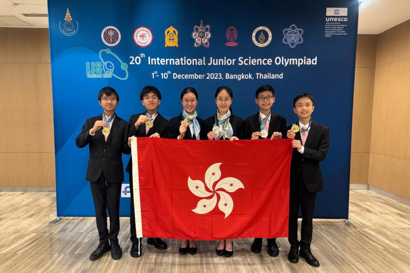 後起之秀: 香港學生(左起)江曜宏、黎日朗、辛信晞、李欣霖、曾啟宏和宋子傲在第20屆國際初中科學奧林匹克奪得三金、兩銀和一銅。 後起之秀: 香港學生(左起)江曜宏、黎日朗、辛信晞、李欣霖、曾啟宏和宋子傲在第20屆國際初中科學奧林匹克奪得三金、兩銀和一銅。