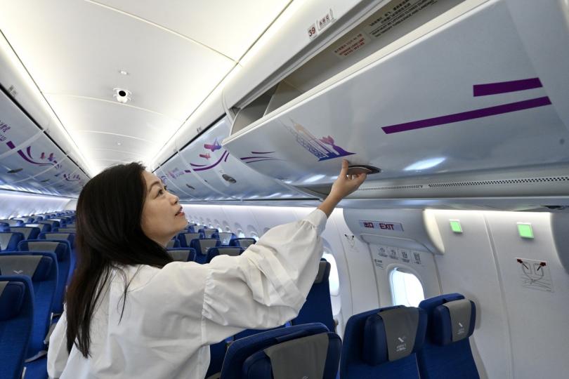 一日千里:  郭玲麗說，C919和ARJ21飛機展示國家的航空發展緊貼時代步伐。
