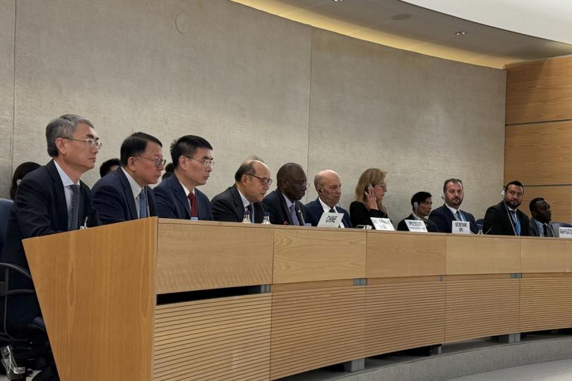 有理有據: 陳國基(左二)1月26日出席聯合國人權理事會普遍定期審議工作組會議。 有理有據: 陳國基(左二)1月26日出席聯合國人權理事會普遍定期審議工作組會議。