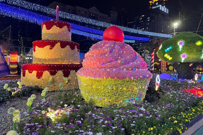 視覺體驗:  以《糖果屋》為主題的園林造景晚上加入燈光效果。