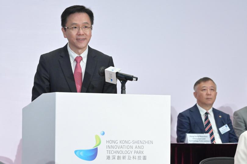 共同願景:  孫東（左）在港深創科園合作夥伴啟動禮致辭。