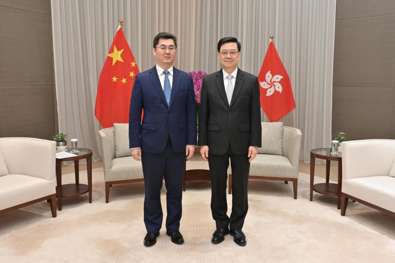 港穗協作:  李家超（右）與孫志洋會面。