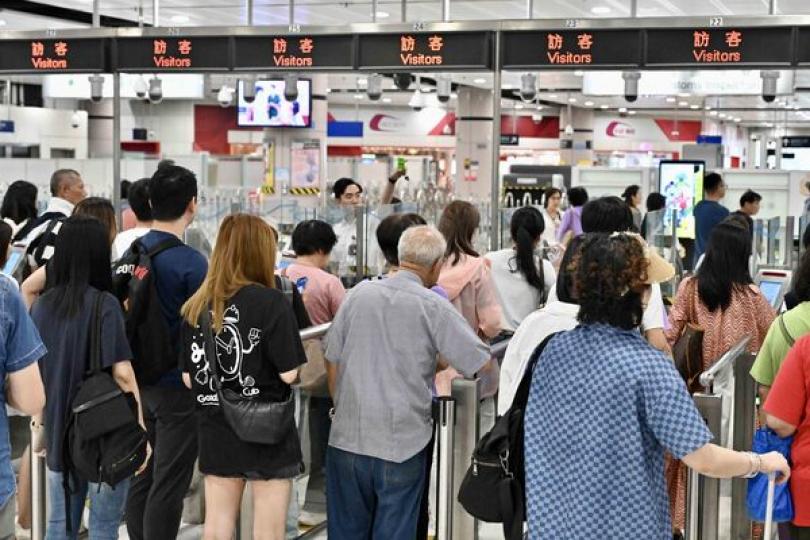 非中國籍永久居民可獲發卡式證件 非中國籍永久居民可獲發卡式證件
