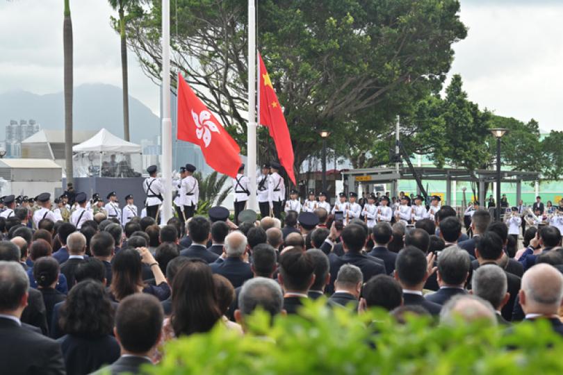 升旗禮慶特區成立27周年 升旗禮慶特區成立27周年