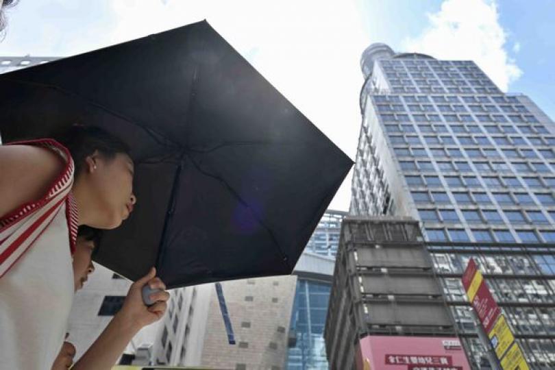 6月炎熱多雲