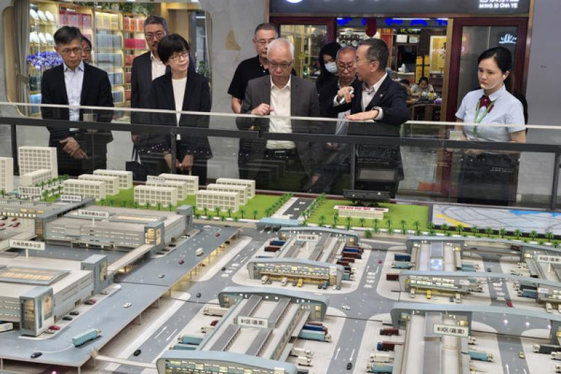 謝展寰訪深圳