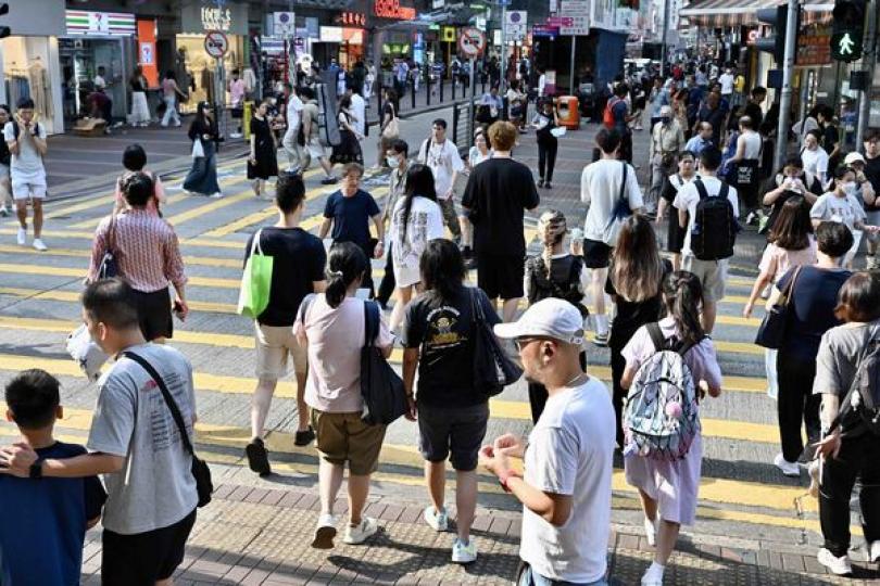 上半年吸毒人數減8%