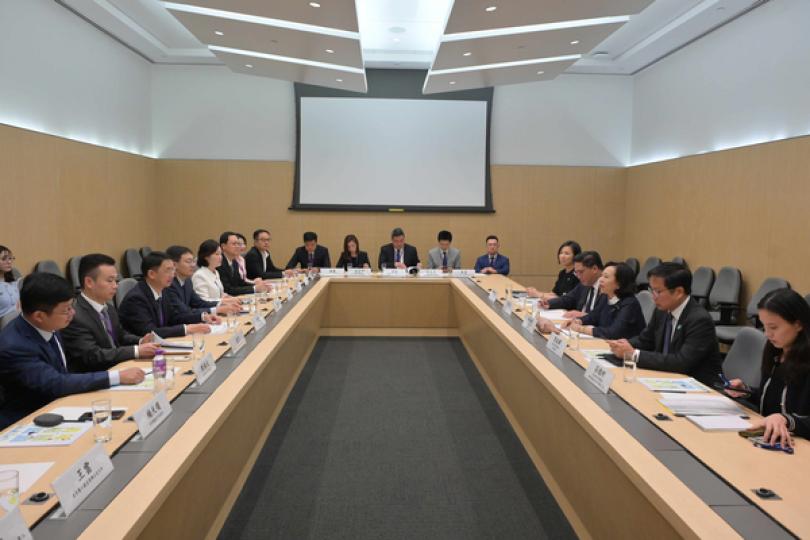 麥美娟晤共青團江蘇省委副書記