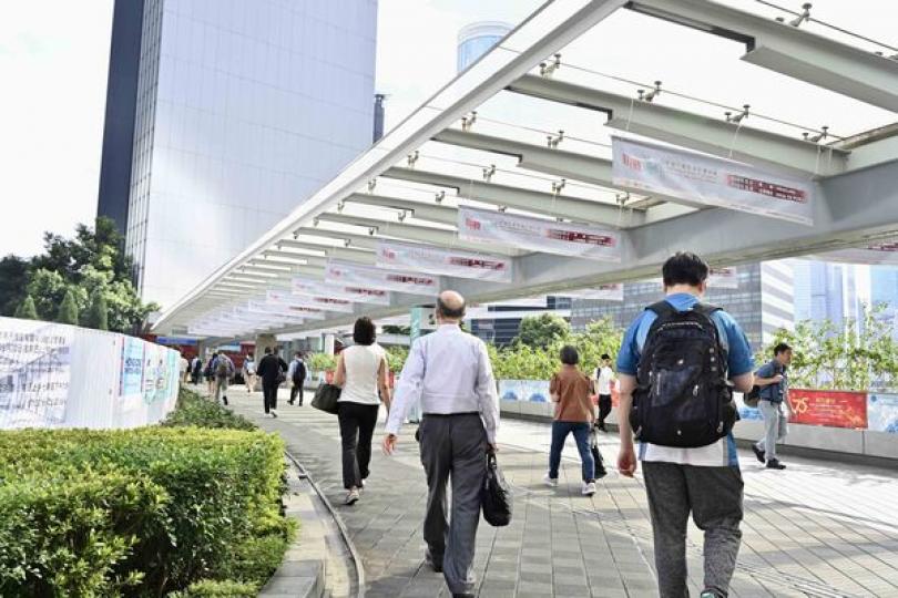 陳茂波：公務員凍薪經綜合考慮